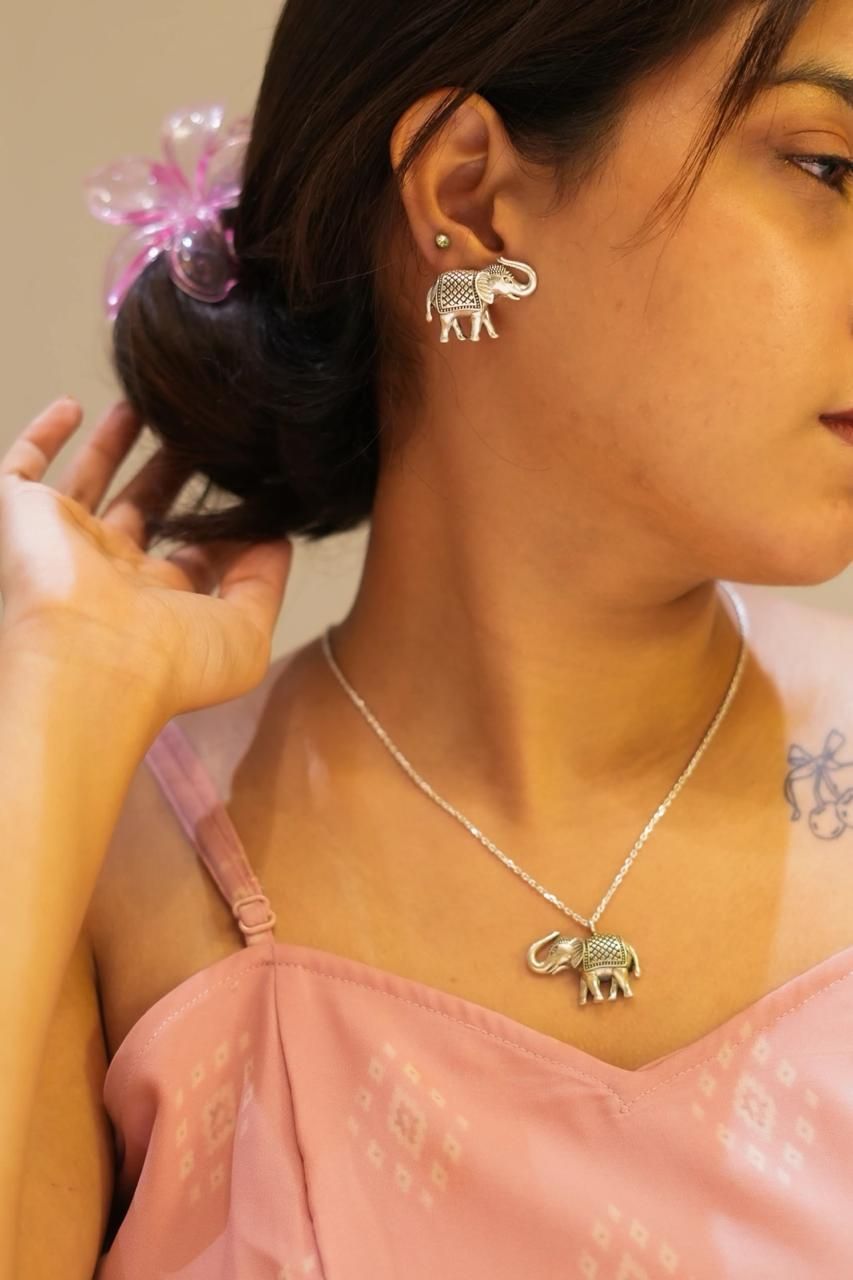 Elephant Necklace Set – Stylish Jewelry for Women | NISHU Superstores