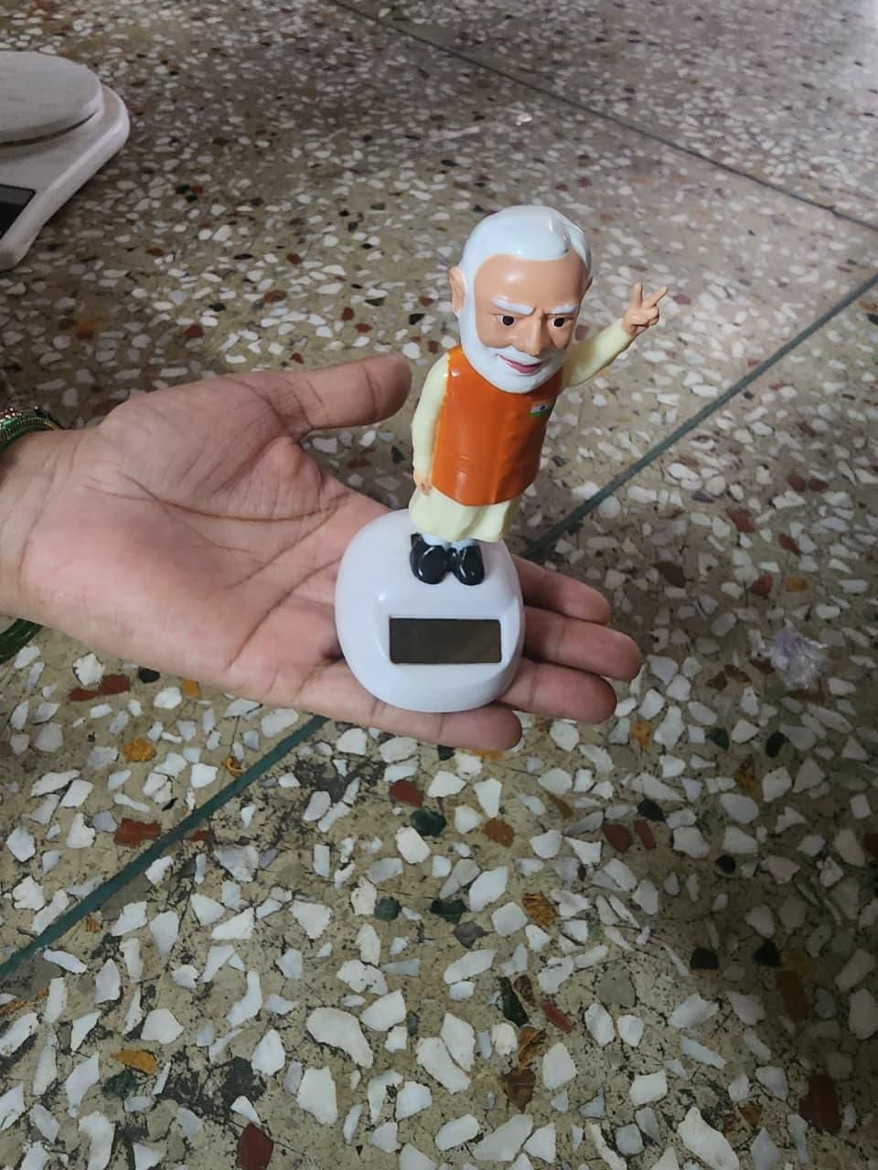 🇮🇳 Solar Waving Modi Ji Statue – Pack of 2 | NISHU Superstores