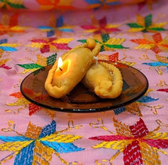 Gujiya Shape Candle – Pack of 5 Decorative Festive Candles | NISHU Superstores