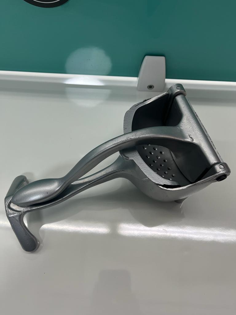 Manual Fruit Press Aluminum Juicer – Handheld Squeezer for Lemon, Orange & More | NISHU Superstores