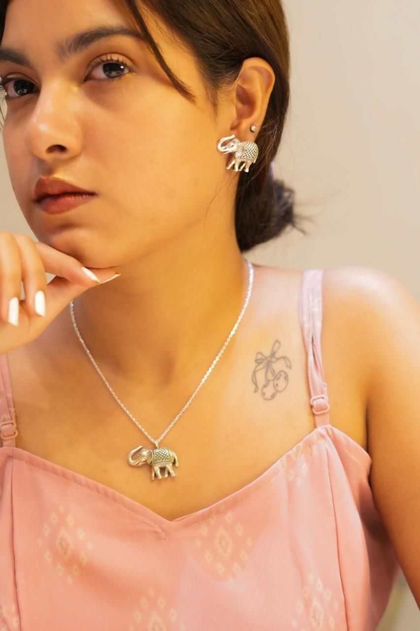 Elephant Necklace Set – Stylish Jewelry for Women | NISHU Superstores