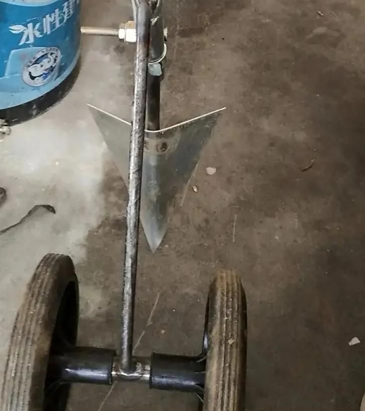 Garden Tool Supporter with Double Wheels – Easy Rolling Garden Helper | NISHU Superstores