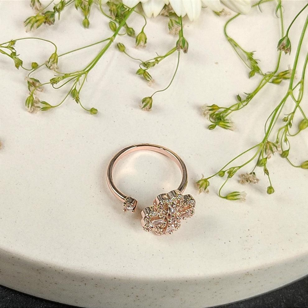 Four-Leaf Clover Spinning Gold Ring – Stylish & Adjustable Fashion Jewelry | NISHU Superstores