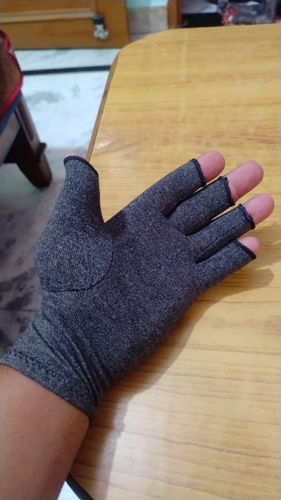 Arthritis Compression Gloves – Pain Relief & Support for Hands | NISHU Superstores