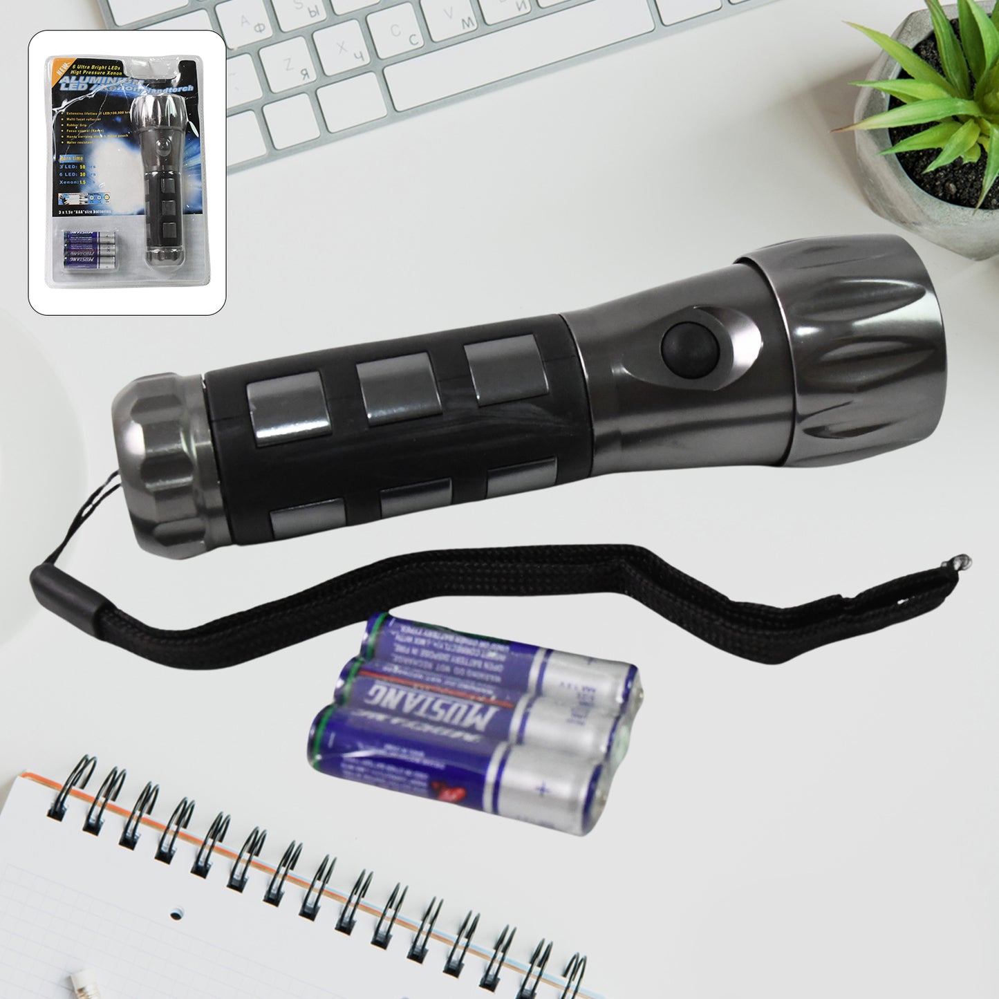 Aluminium Ledxenon Rubber Grip Handtourch (31.5v Aaa Batteries Not Included)
