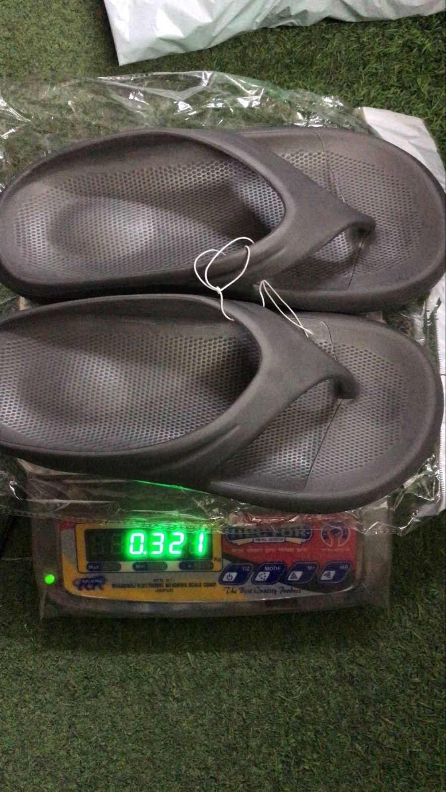 Unisex Slippers – Comfortable Indoor & Outdoor Footwear | NISHU Superstores