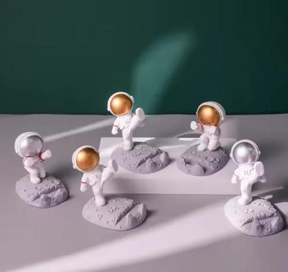 Nordic Style Astronaut Mobile Phone Stand – Creative Desk Holder | NISHU Superstores