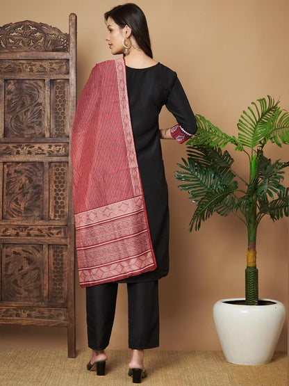 Women Printed Straight Kurta Pant & Dupatta Set – Stylish Ethnic Wear | NISHU Superstores
