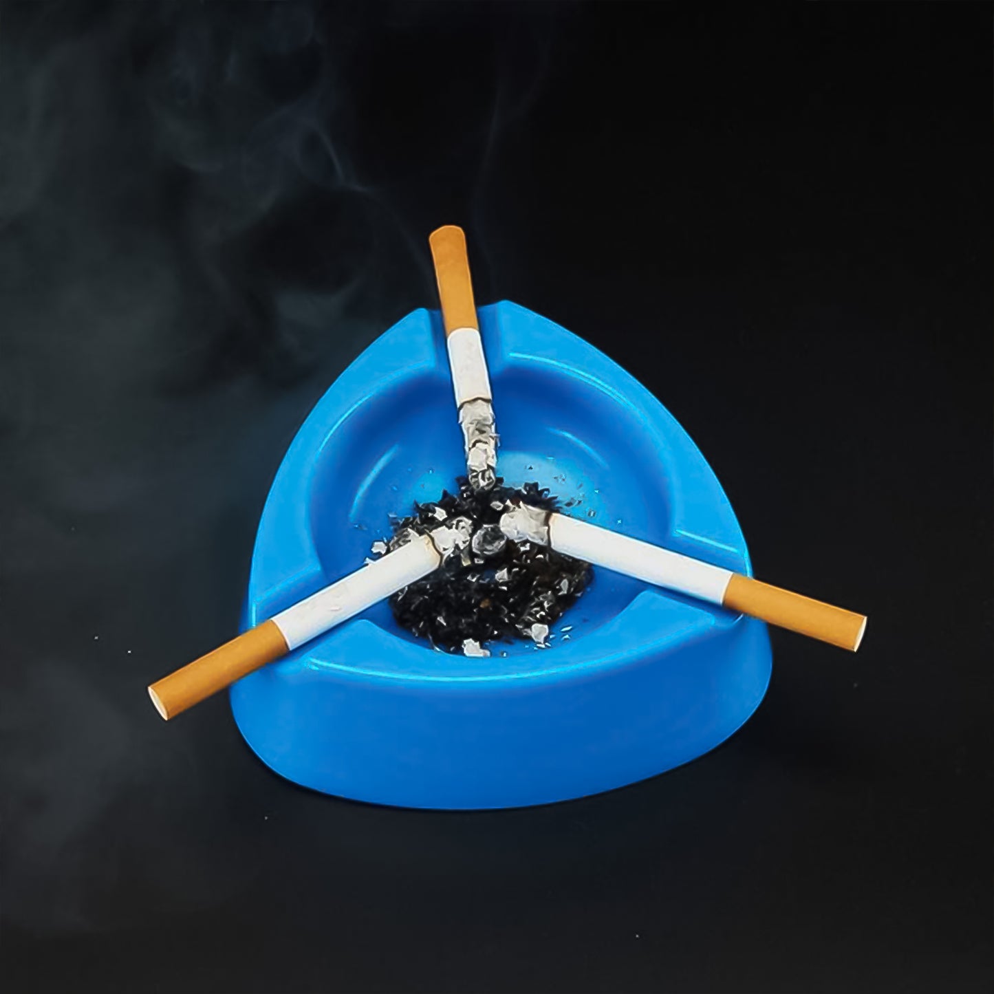Heavy Duty Plastic Ashtray (Mix Color  1 Pc)